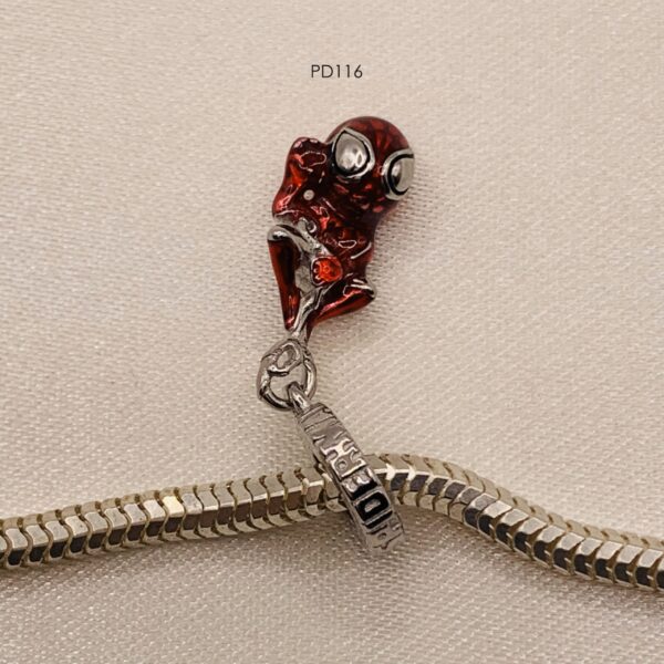 PD116 Plata charm