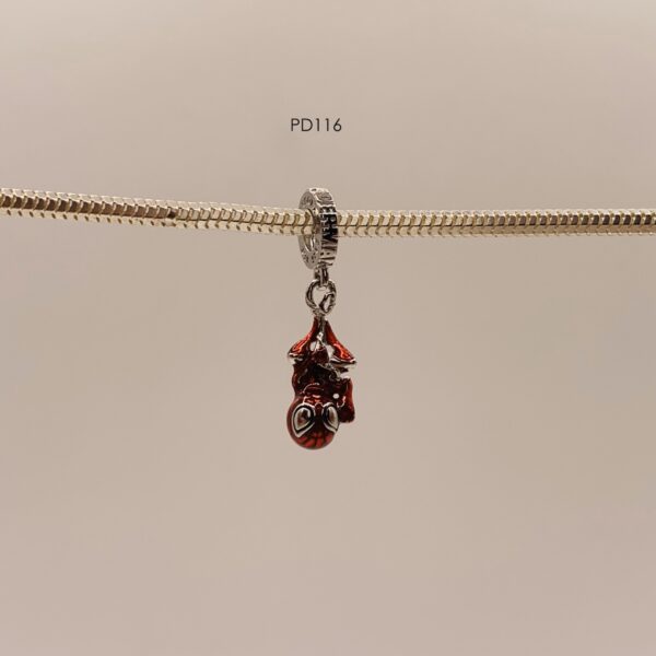 PD116 Plata charm